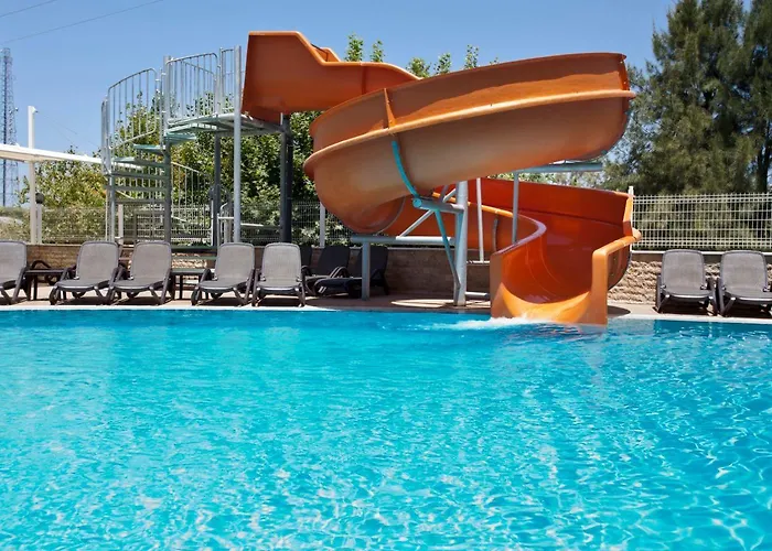 מלון Adella Side (adults Only) מנבגט