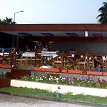 Adella Side (adults Only) مانافجات